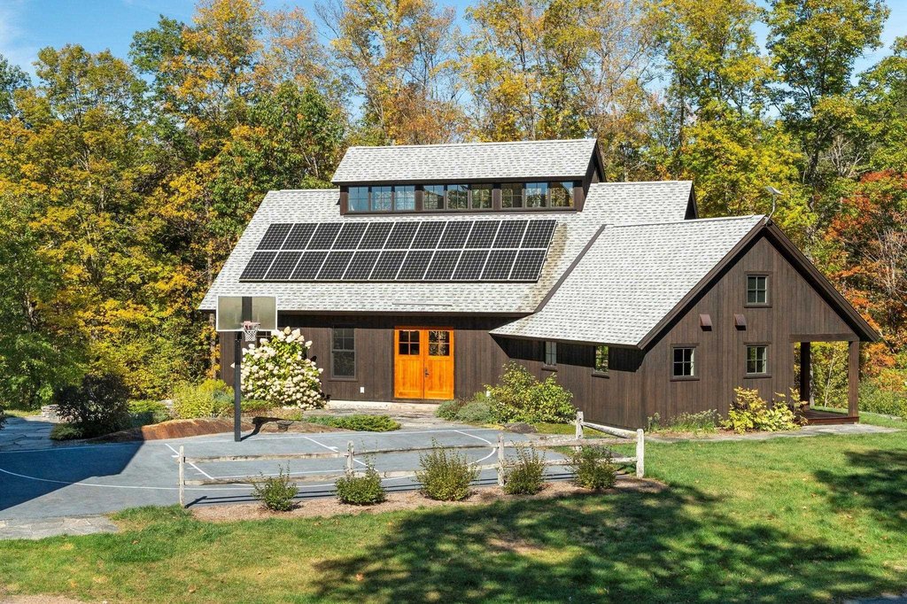 Lyme, New Hampshire, 03768, United States, 4 Bedrooms Bedrooms, ,5.5 BathroomsBathrooms,Residential,Forsale,1999497