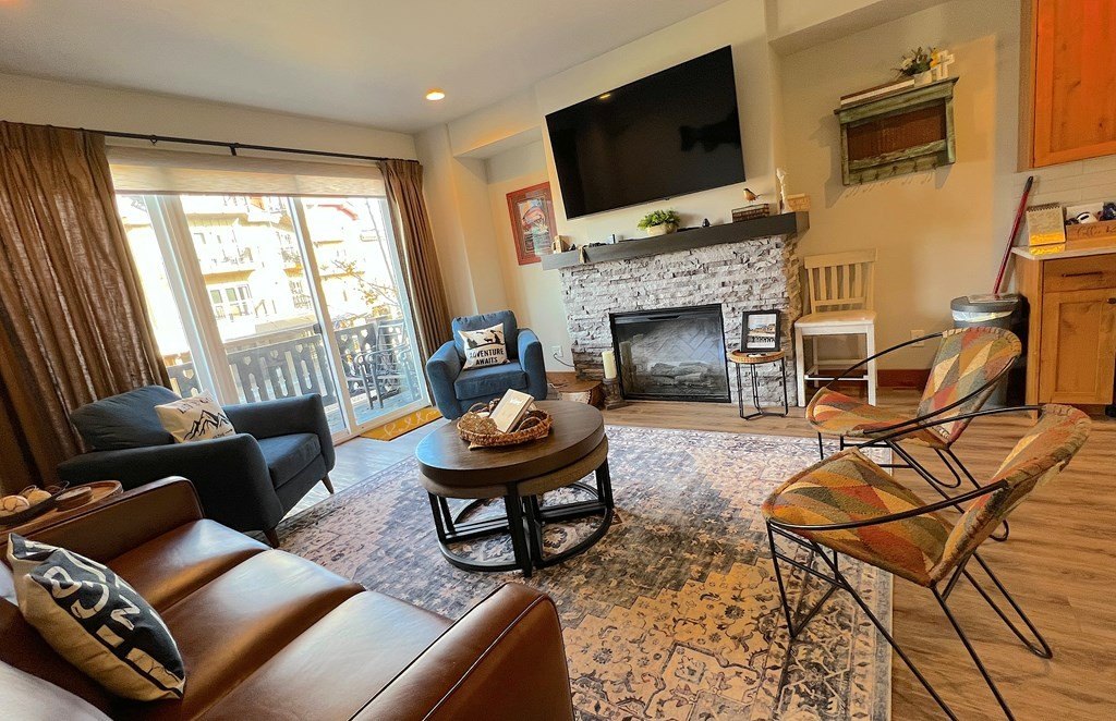 McCall, Idaho, 83638, United States, 2 Bedrooms Bedrooms, ,2.5 BathroomsBathrooms,Residential,Forsale,1996724