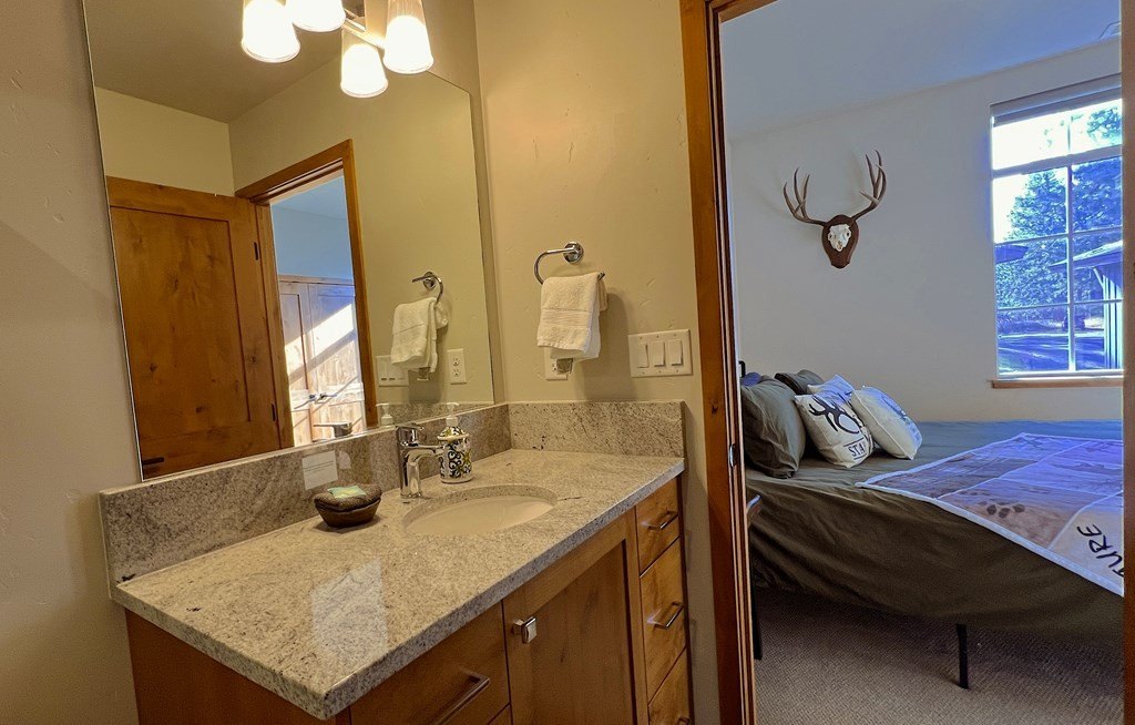 McCall, Idaho, 83638, United States, 2 Bedrooms Bedrooms, ,2.5 BathroomsBathrooms,Residential,Forsale,1996724