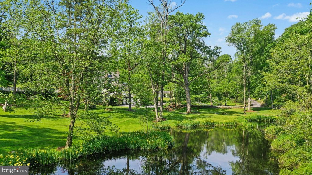 EAST STROUDSBURG, Pennsylvania, 18302, United States, 4 Bedrooms Bedrooms, ,4.5 BathroomsBathrooms,Residential,Forsale,1971847