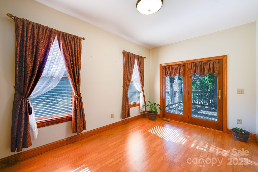 Newton, North Carolina, 28658, United States, 3 Bedrooms Bedrooms, ,2.5 BathroomsBathrooms,Residential,Forsale,2007721