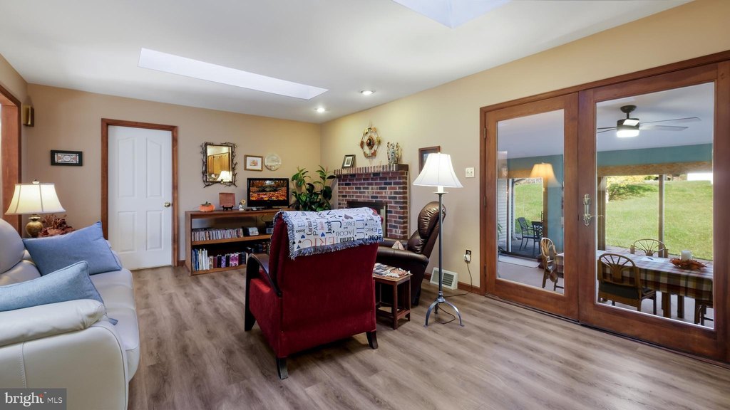 CHALFONT, Pennsylvania, 18914, United States, 3 Bedrooms Bedrooms, ,2 BathroomsBathrooms,Residential,Forsale,2004204