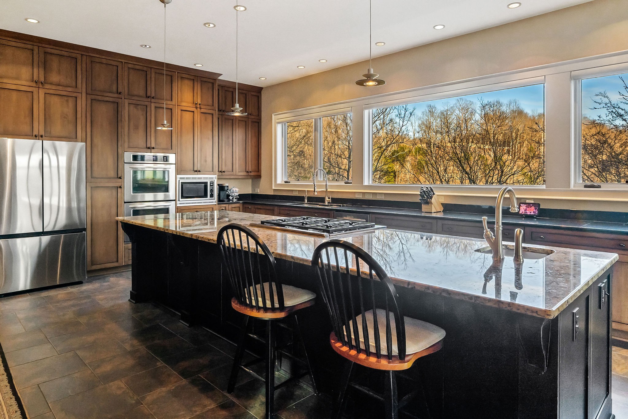 Sparta, Tennessee, 38583, United States, 3 Bedrooms Bedrooms, ,3.5 BathroomsBathrooms,Residential,Forsale,1968516