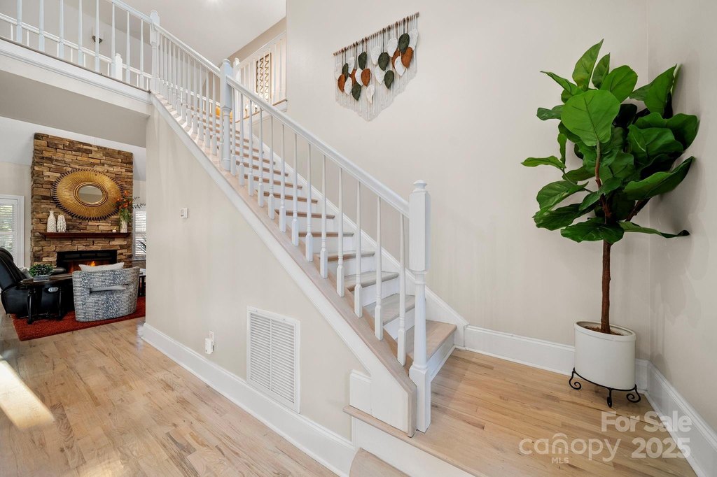 Cramerton, North Carolina, 28032, United States, 3 Bedrooms Bedrooms, ,3.5 BathroomsBathrooms,Residential,Forsale,2007724