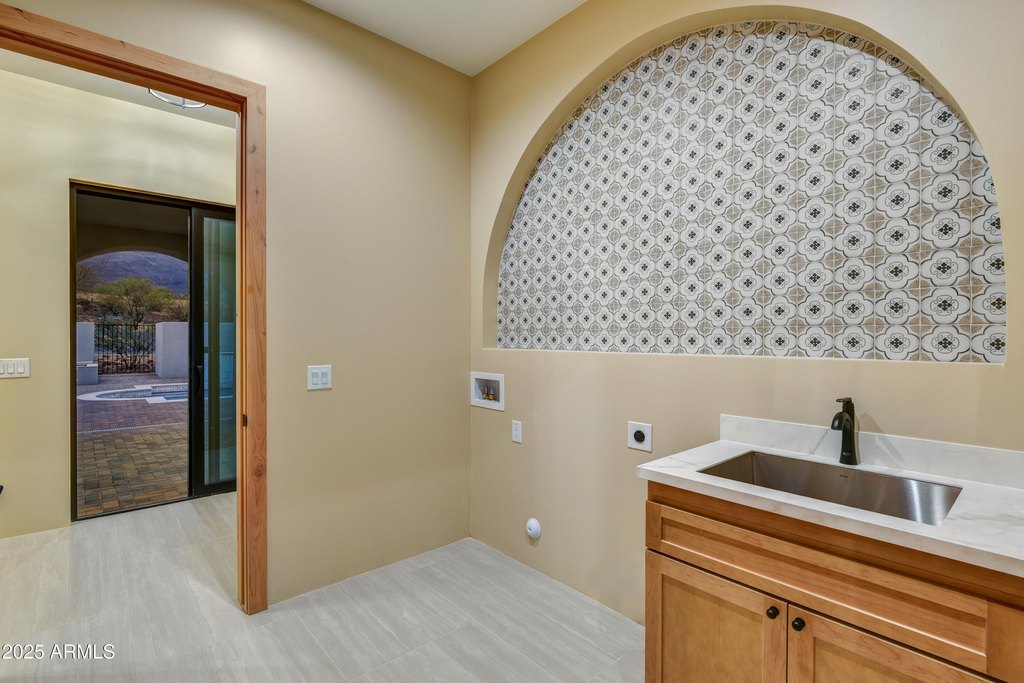 Gold Canyon, Arizona, 85118, United States, 3 Bedrooms Bedrooms, ,4 BathroomsBathrooms,Residential,Forsale,1884333