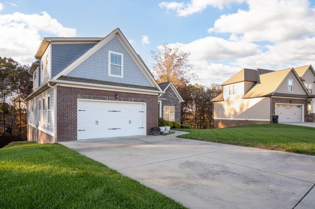 Harrison, Tennessee, 37341, United States, 4 Bedrooms Bedrooms, ,2.5 BathroomsBathrooms,Residential,Forsale,2004674