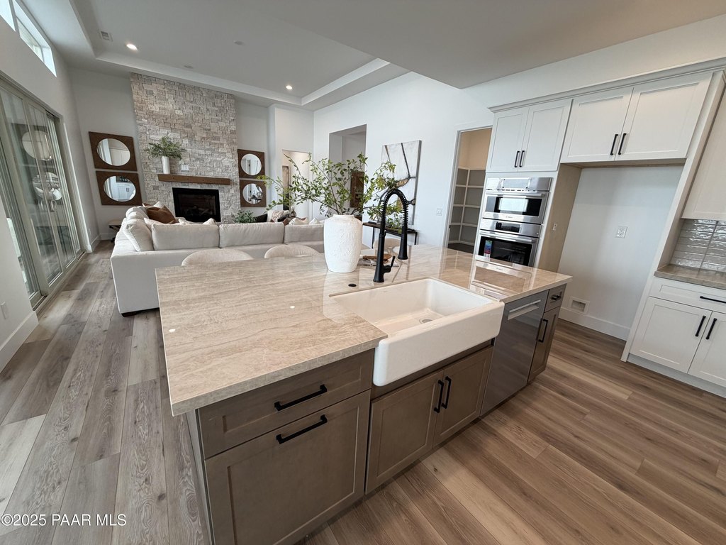 Prescott, Arizona, 86301, United States, 3 Bedrooms Bedrooms, ,6.5 BathroomsBathrooms,Residential,Forsale,2011287