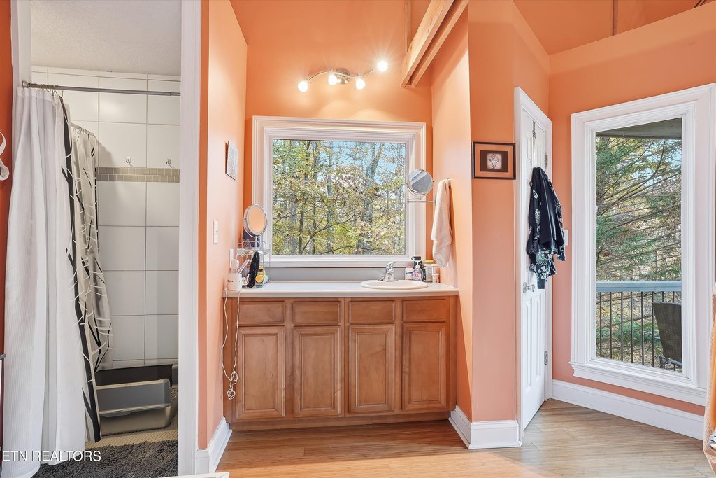 Maryville, Tennessee, 37803, United States, 2 Bedrooms Bedrooms, ,2.5 BathroomsBathrooms,Residential,Forsale,1999450