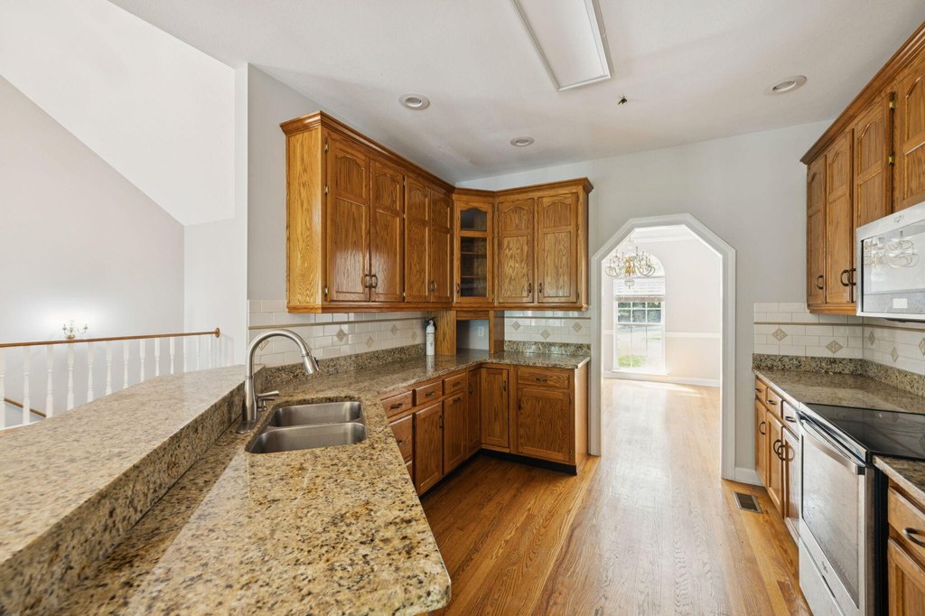 Harrison, Tennessee, 37341, United States, 4 Bedrooms Bedrooms, ,3.5 BathroomsBathrooms,Residential,Forsale,2004686