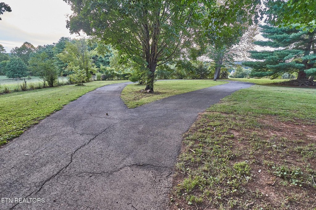 Maryville, Tennessee, 37803, United States, 3 Bedrooms Bedrooms, ,2.5 BathroomsBathrooms,Residential,Forsale,1963509