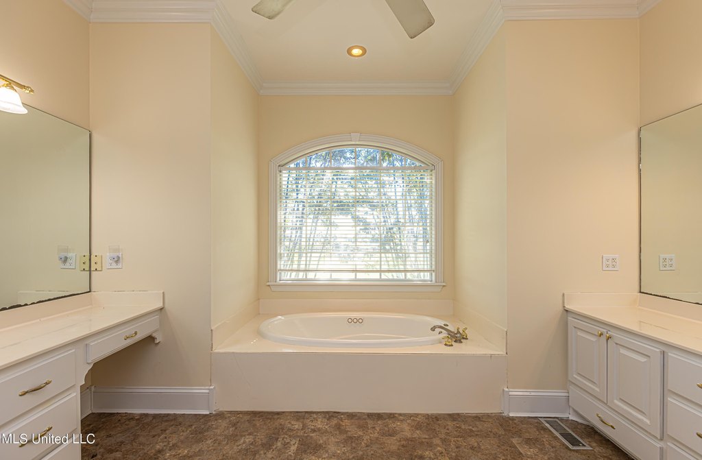 Flora, Mississippi, 39071, United States, 4 Bedrooms Bedrooms, ,4.5 BathroomsBathrooms,Residential,Forsale,1908058