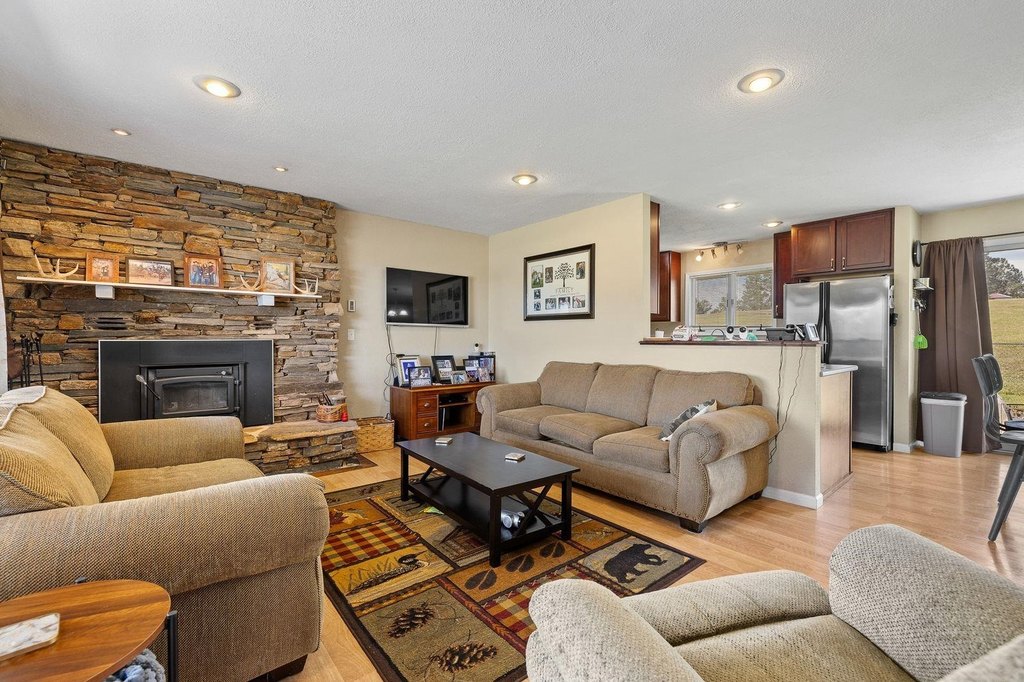 Custer, South Dakota, 57730, United States, 5 Bedrooms Bedrooms, ,2 BathroomsBathrooms,Residential,Forsale,2011080