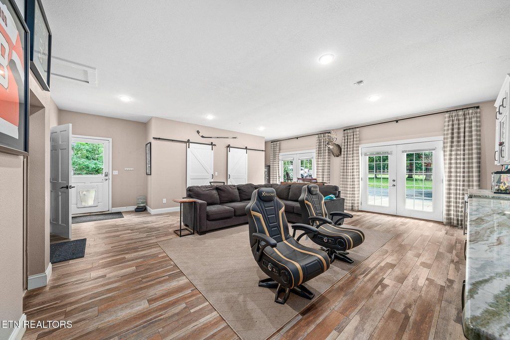 Crossville, Tennessee, 38572, United States, 3 Bedrooms Bedrooms, ,3.5 BathroomsBathrooms,Residential,Forsale,1996603