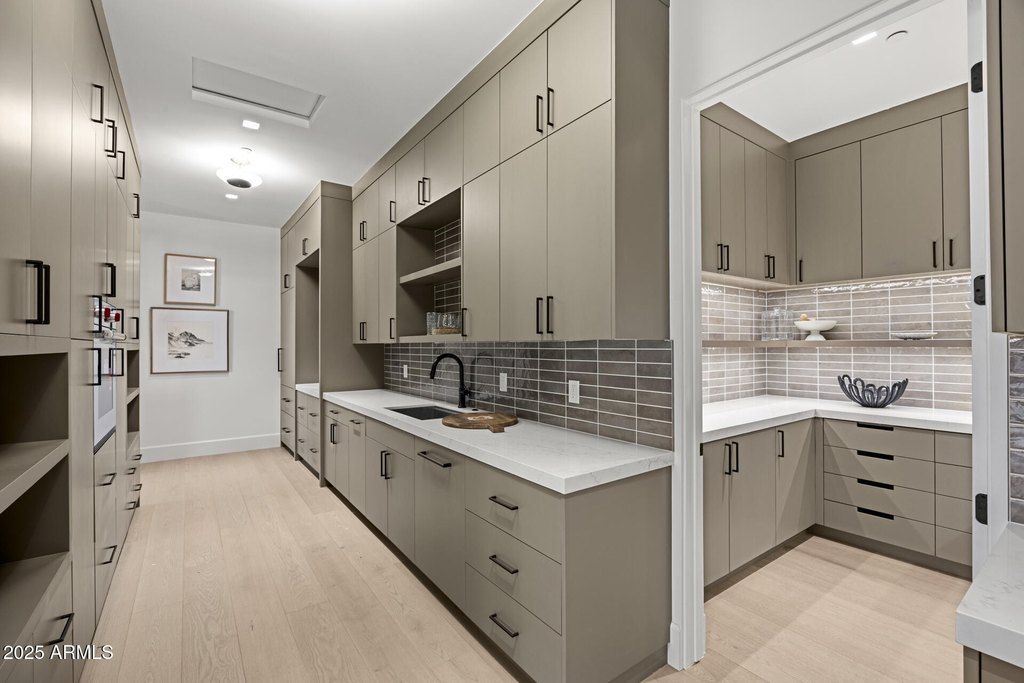 Scottsdale, Arizona, 85254, United States, 6 Bedrooms Bedrooms, ,6.5 BathroomsBathrooms,Residential,Forsale,2004934