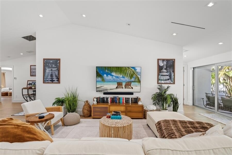 Delray Beach, Florida, 33444, United States, 5 Bedrooms Bedrooms, ,5.5 BathroomsBathrooms,Residential,Forsale,1996336