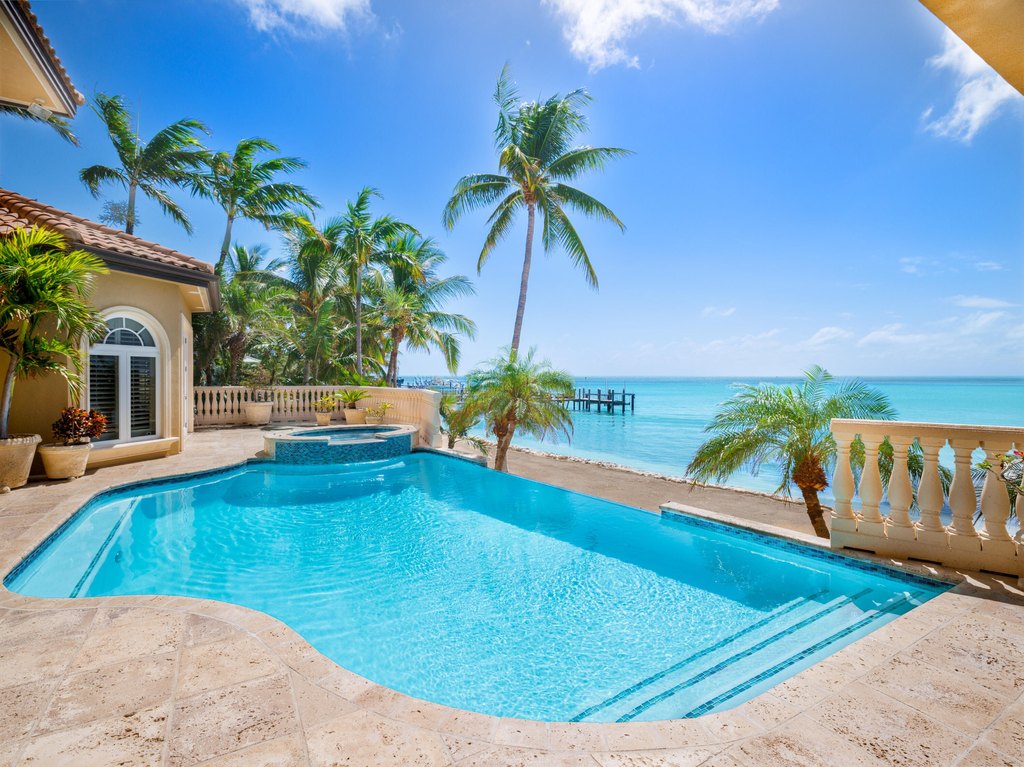 Key Colony, Florida, 33051, United States, 4 Bedrooms Bedrooms, ,5 BathroomsBathrooms,Residential,Forsale,2011629