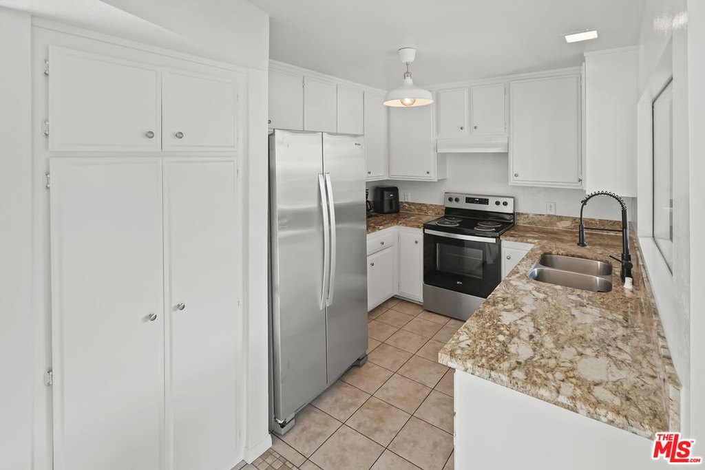 Malibu, California, 90265, United States, 3 Bedrooms Bedrooms, ,2 BathroomsBathrooms,Residential,Forsale,2009618