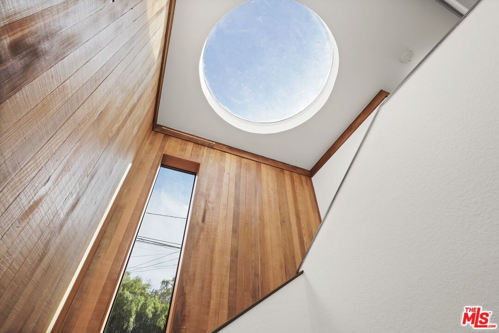 Malibu, California, 90265, United States, 3 Bedrooms Bedrooms, ,2 BathroomsBathrooms,Residential,Forsale,2009618