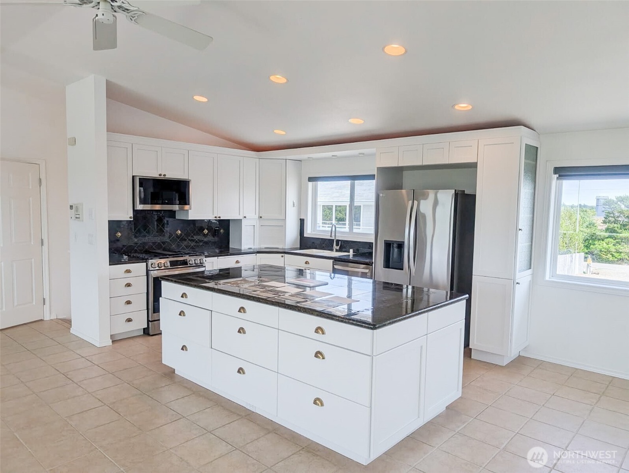 Ocean Shores, Washington, 98569, United States, 4 Bedrooms Bedrooms, ,3 BathroomsBathrooms,Residential,Forsale,2004449