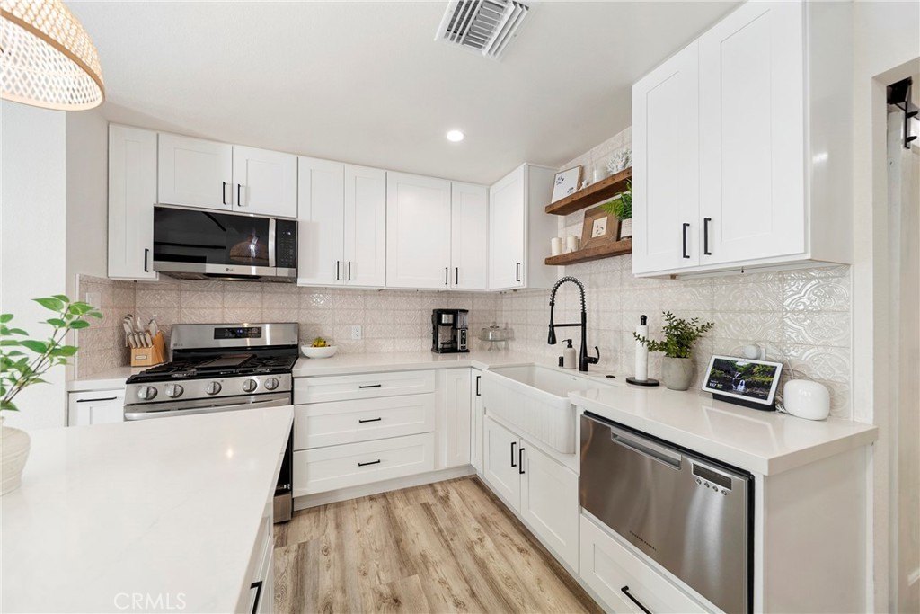 Oxnard, California, 93035, United States, 2 Bedrooms Bedrooms, ,2 BathroomsBathrooms,Residential,Forsale,2004319