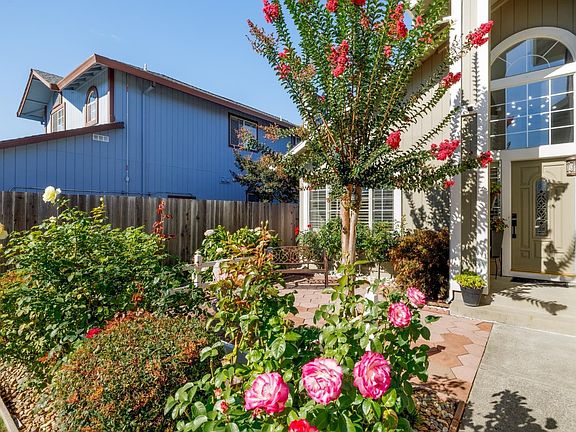 Santa Rosa, California, 95401, United States, 4 Bedrooms Bedrooms, ,3 BathroomsBathrooms,Residential,Forsale,1999291