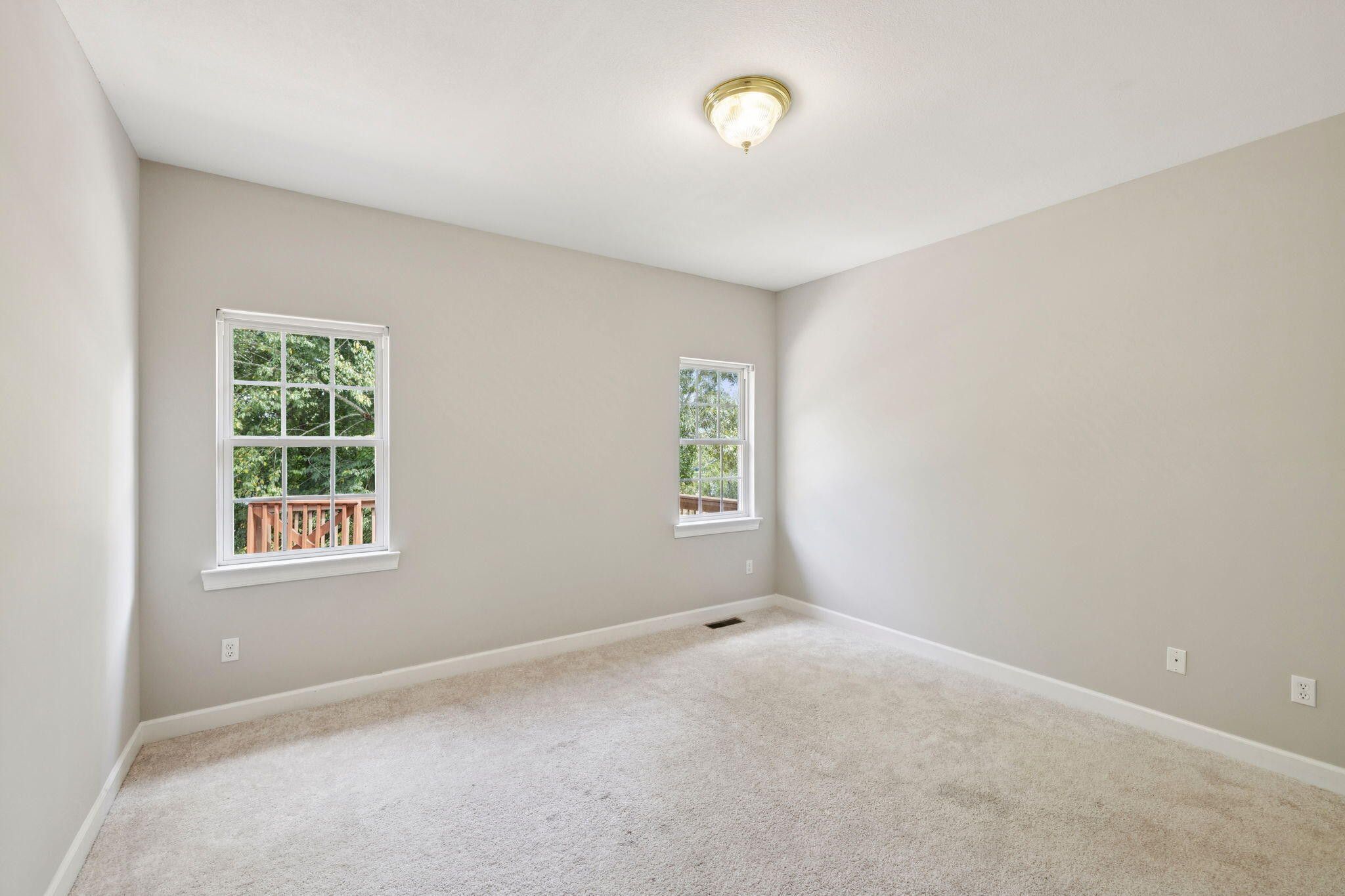 Harrison, Tennessee, 37341, United States, 4 Bedrooms Bedrooms, ,3 BathroomsBathrooms,Residential,Forsale,1946803