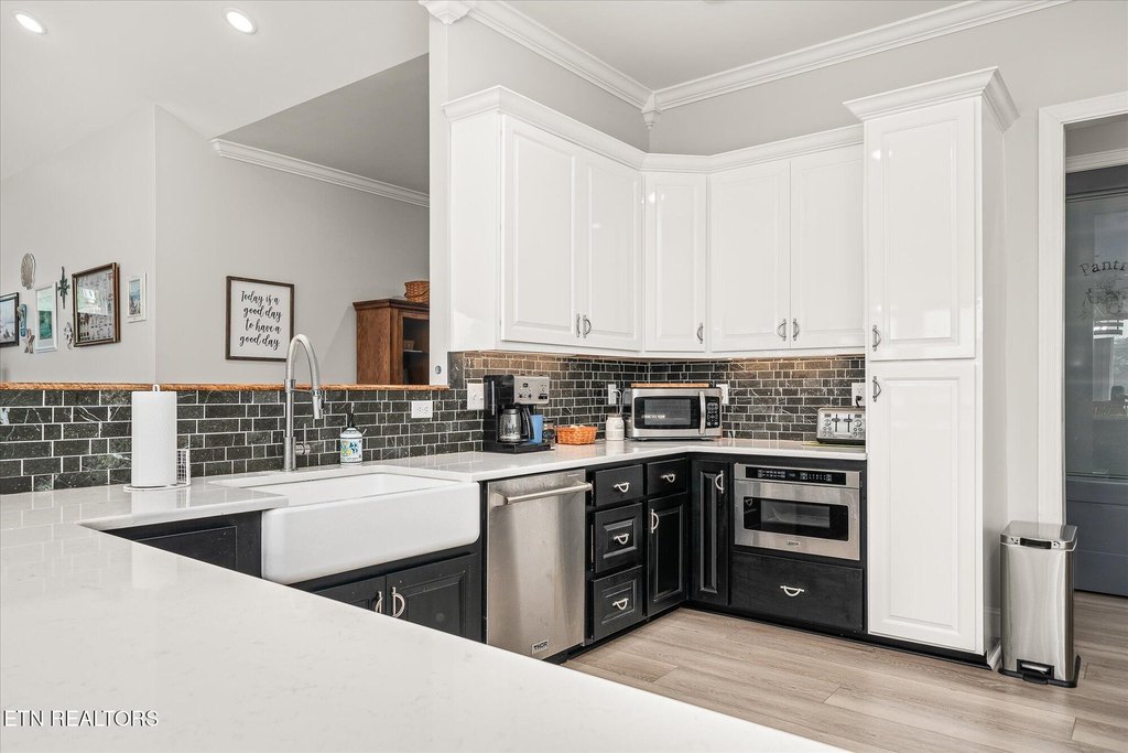 Crossville, Tennessee, 38572, United States, 3 Bedrooms Bedrooms, ,4.5 BathroomsBathrooms,Residential,Forsale,2010940