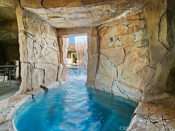 Murrieta, California, 92562, United States, 5 Bedrooms Bedrooms, ,5 BathroomsBathrooms,Residential,Forsale,2004225