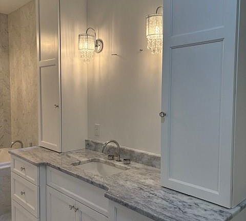 Flat Rock, North Carolina, 28731, United States, 3 Bedrooms Bedrooms, ,3 BathroomsBathrooms,Residential,Forsale,2004304