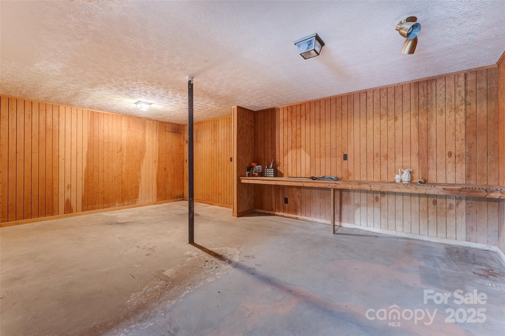 Asheville, North Carolina, 28806, United States, 4 Bedrooms Bedrooms, ,6.5 BathroomsBathrooms,Residential,Forsale,2011987