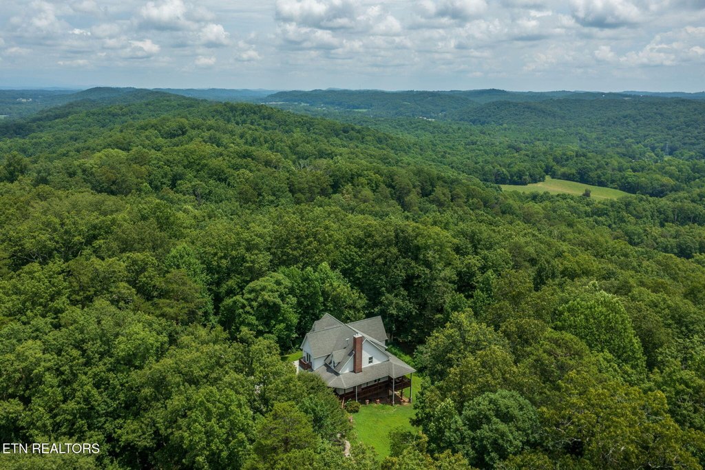 Kingston, Tennessee, 37763, United States, 4 Bedrooms Bedrooms, ,3.5 BathroomsBathrooms,Residential,Forsale,1893802