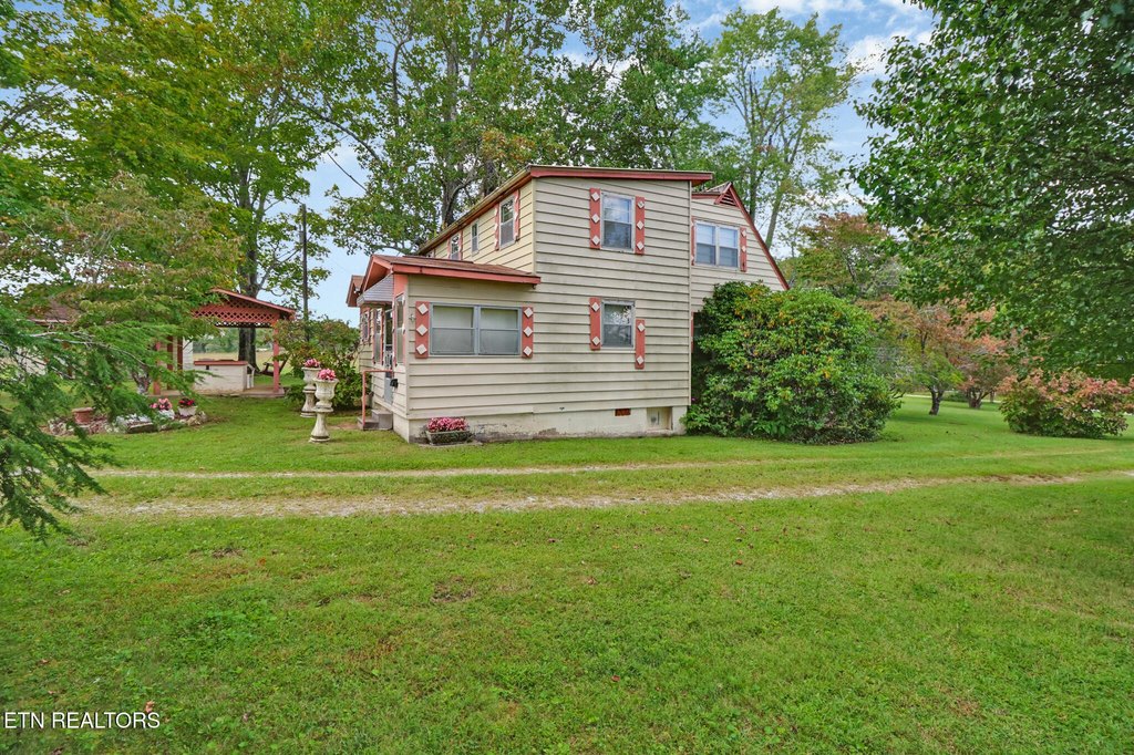 Crossville, Tennessee, 38555, United States, 3 Bedrooms Bedrooms, ,2 BathroomsBathrooms,Residential,Forsale,1952854