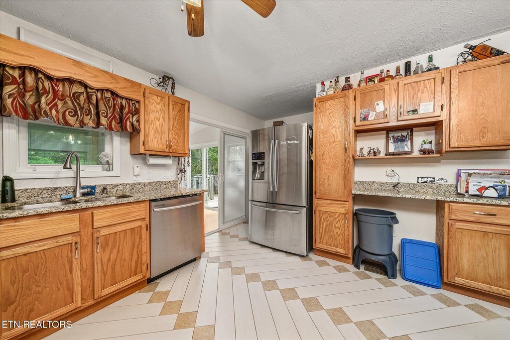 Crossville, Tennessee, 38555, United States, ,Residential,Forsale,1996596