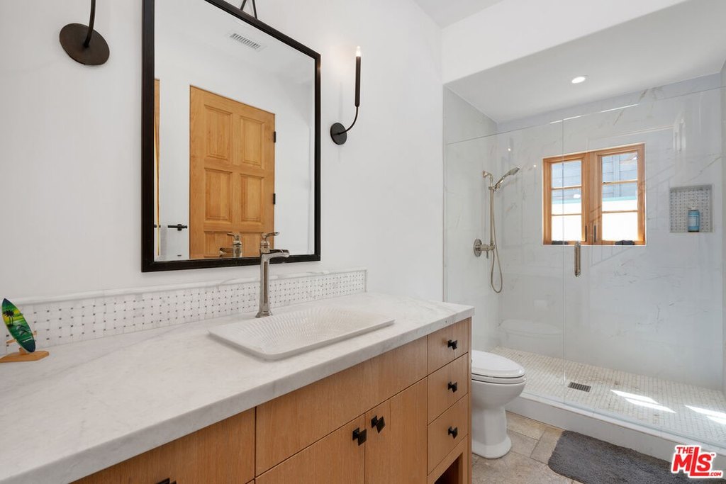 Malibu, California, 90265, United States, 3 Bedrooms Bedrooms, ,3 BathroomsBathrooms,Residential,Forsale,2009630