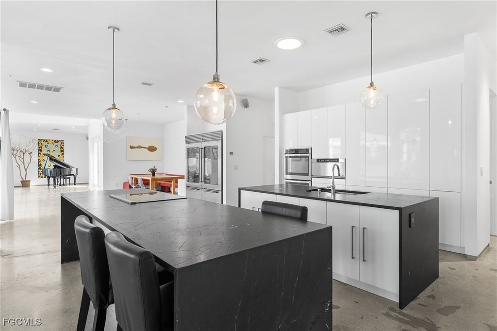 Fort Myers, Florida, 33908, United States, 5 Bedrooms Bedrooms, ,4 BathroomsBathrooms,Residential,Forsale,2004758