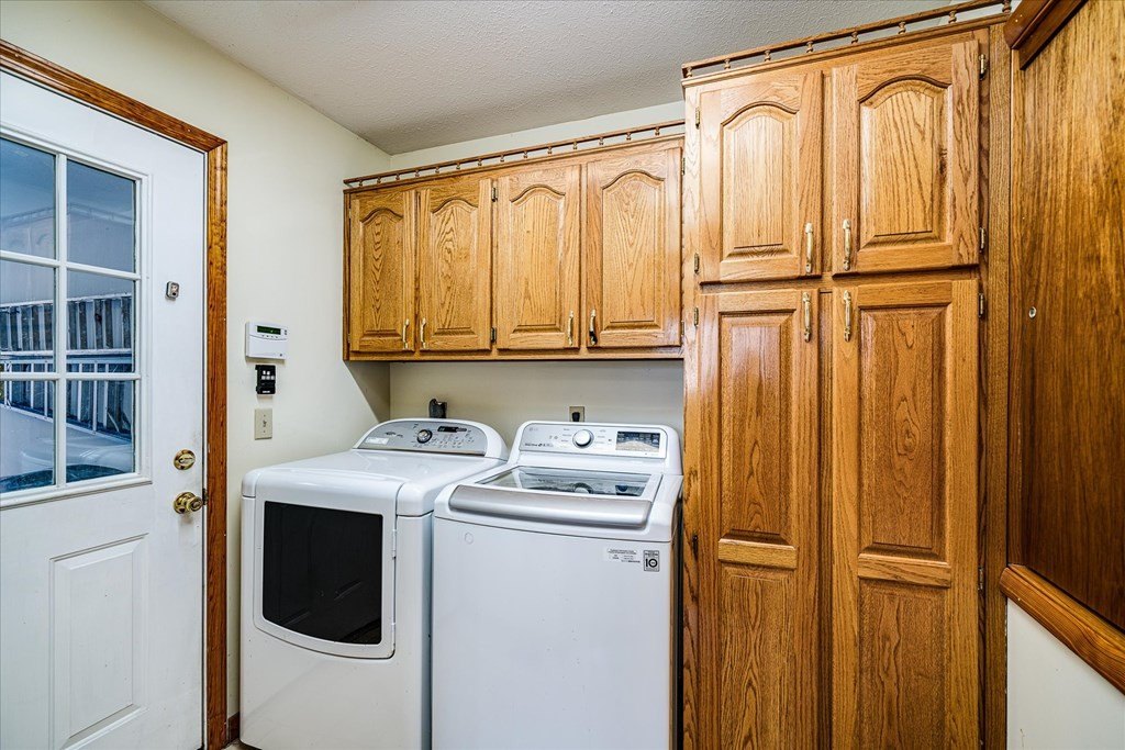 Monterey, Tennessee, 38574, United States, 4 Bedrooms Bedrooms, ,3 BathroomsBathrooms,Residential,Forsale,1954065