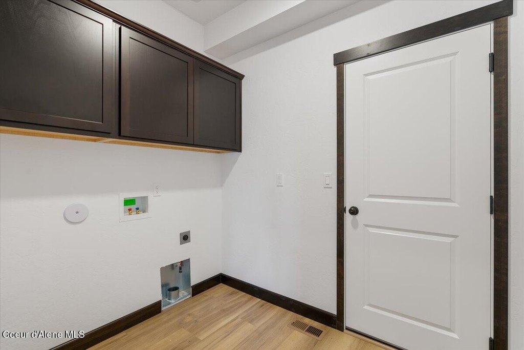 Post Falls, Idaho, 83854, United States, 4 Bedrooms Bedrooms, ,2.5 BathroomsBathrooms,Residential,Forsale,1984579