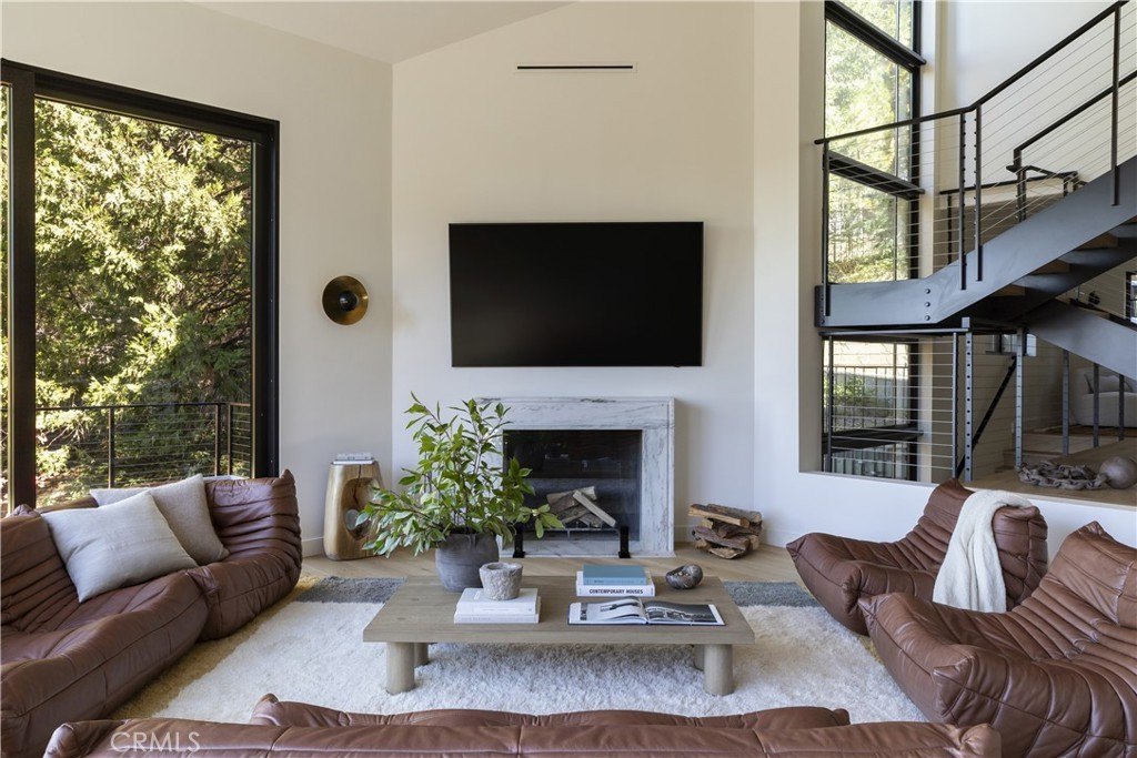 Lake Arrowhead, California, 92352, United States, 5 Bedrooms Bedrooms, ,5 BathroomsBathrooms,Residential,Forsale,2004865