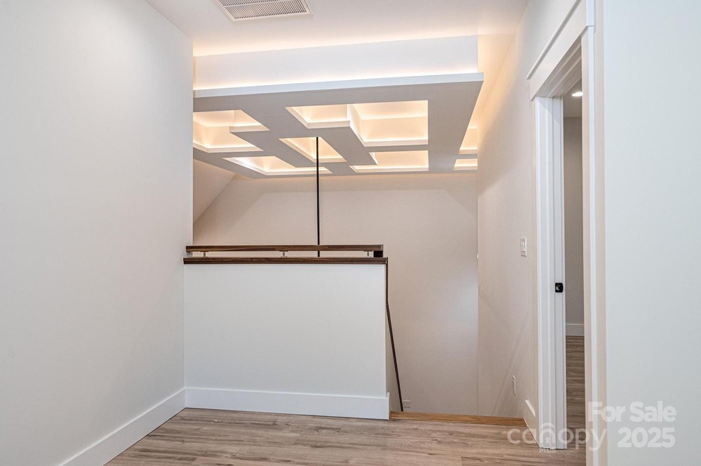 Hickory, North Carolina, 28601, United States, 4 Bedrooms Bedrooms, ,3 BathroomsBathrooms,Residential,Forsale,2007717