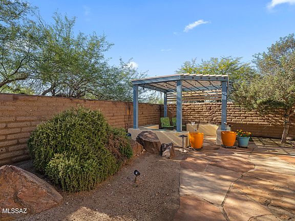 Tucson, Arizona, 85712, United States, 3 Bedrooms Bedrooms, ,2 BathroomsBathrooms,Residential,Forsale,2004426