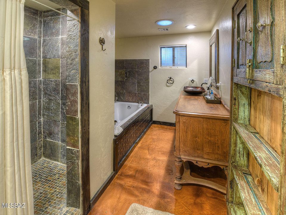 Tucson, Arizona, 85750, United States, 9 Bedrooms Bedrooms, ,8 BathroomsBathrooms,Residential,Forsale,2004434