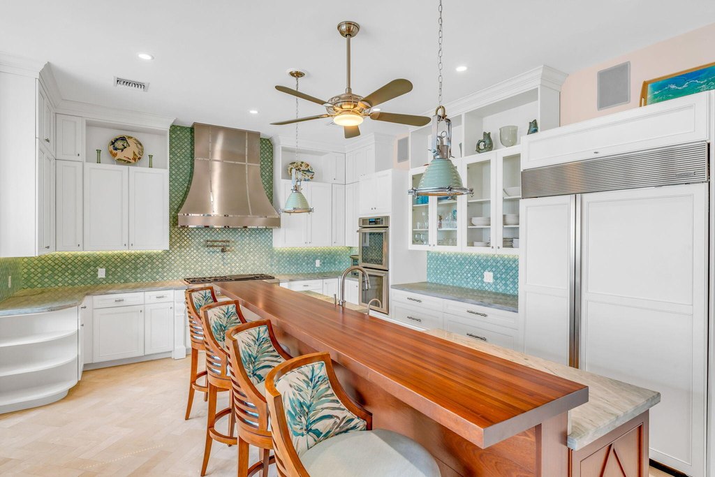 Key Colony, Florida, 33051, United States, 4 Bedrooms Bedrooms, ,4.5 BathroomsBathrooms,Residential,Forsale,2004355