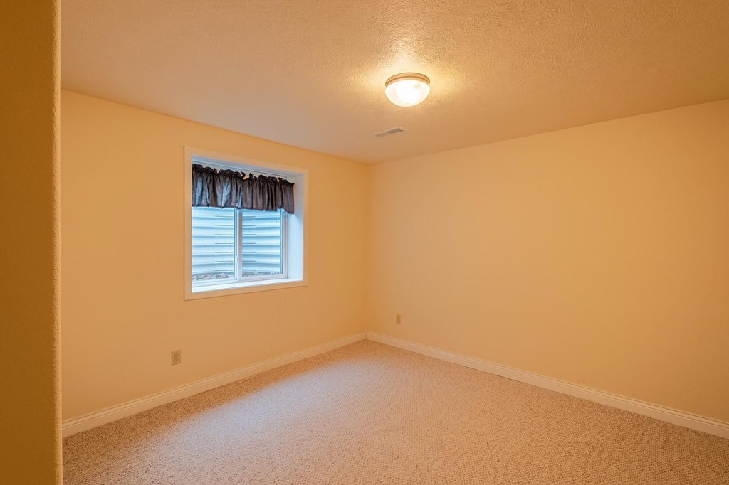 Spearfish, South Dakota, 57783, United States, 5 Bedrooms Bedrooms, ,3 BathroomsBathrooms,Residential,Forsale,2011078