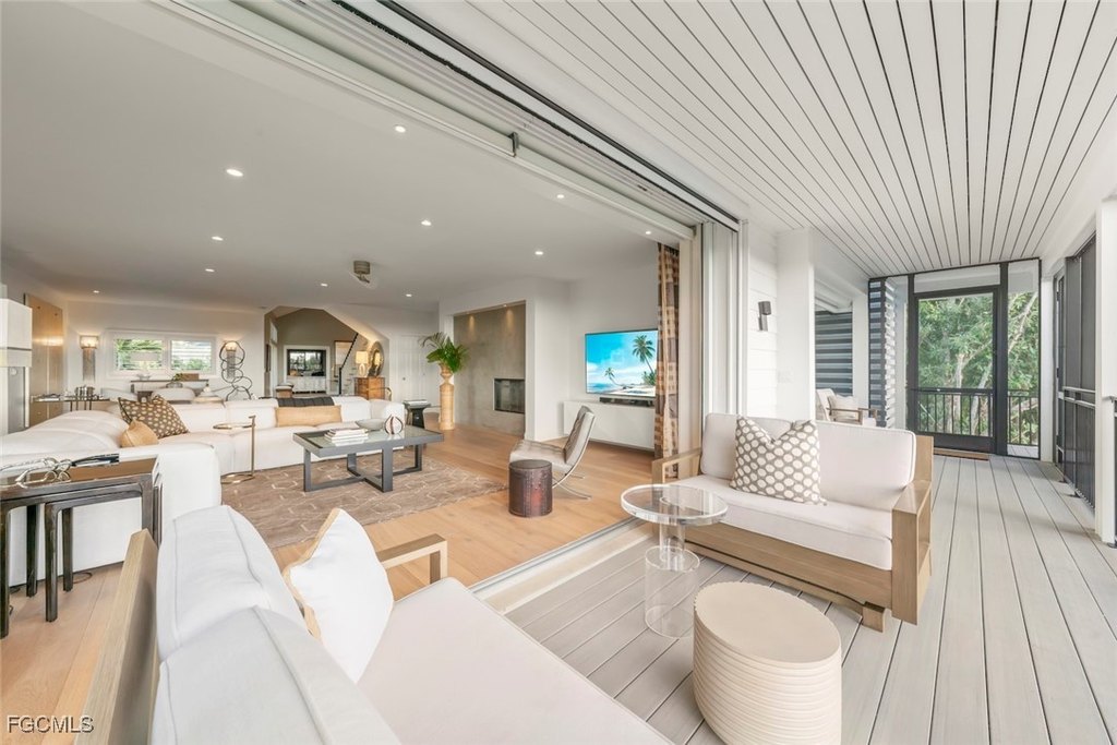 Sanibel, Florida, 33957, United States, 5 Bedrooms Bedrooms, ,4.5 BathroomsBathrooms,Residential,Forsale,2004795