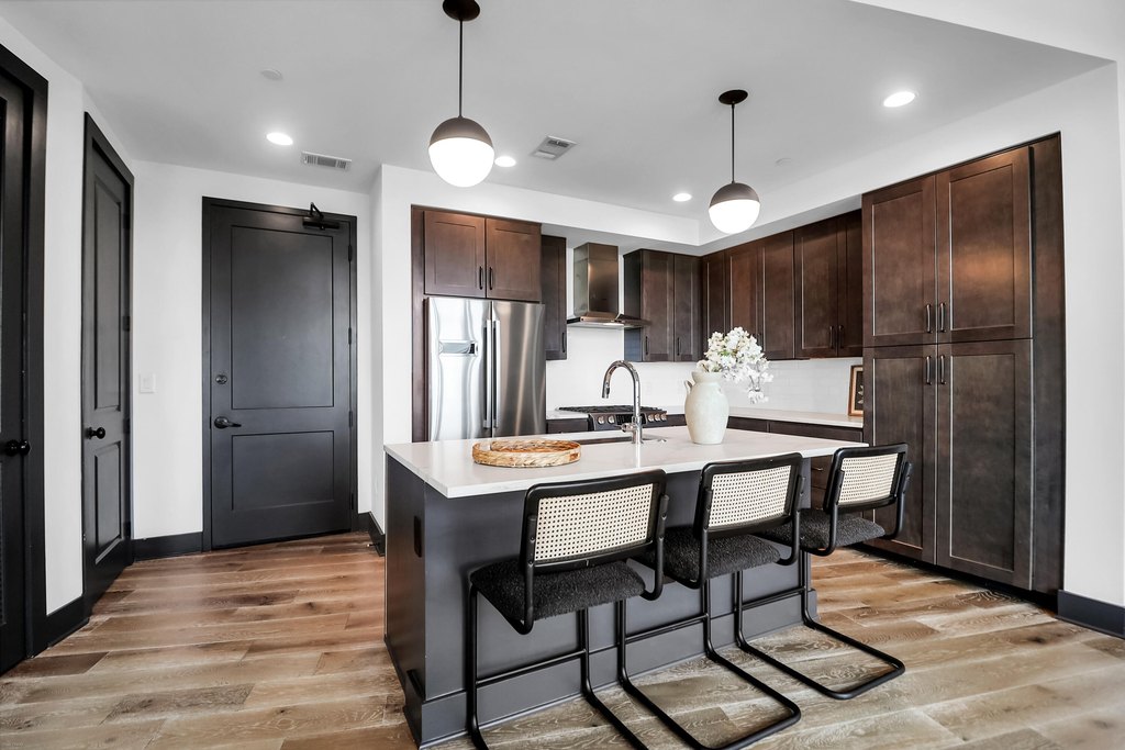 Charleston, South Carolina, 29401, United States, 2 Bedrooms Bedrooms, ,2 BathroomsBathrooms,Residential,Forsale,2007728