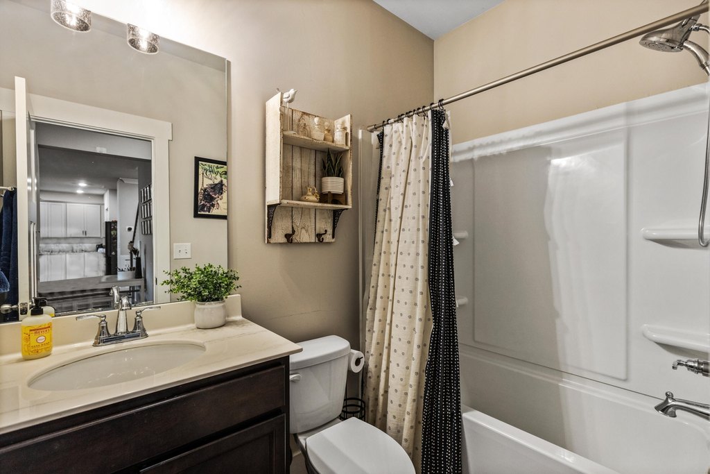 Ooltewah, Tennessee, 37363, United States, 4 Bedrooms Bedrooms, ,3 BathroomsBathrooms,Residential,Forsale,2009573