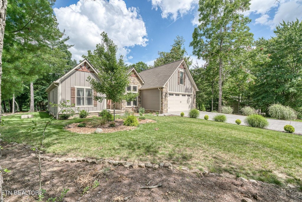 Crossville, Tennessee, 38558, United States, 3 Bedrooms Bedrooms, ,2.5 BathroomsBathrooms,Residential,Forsale,1907856