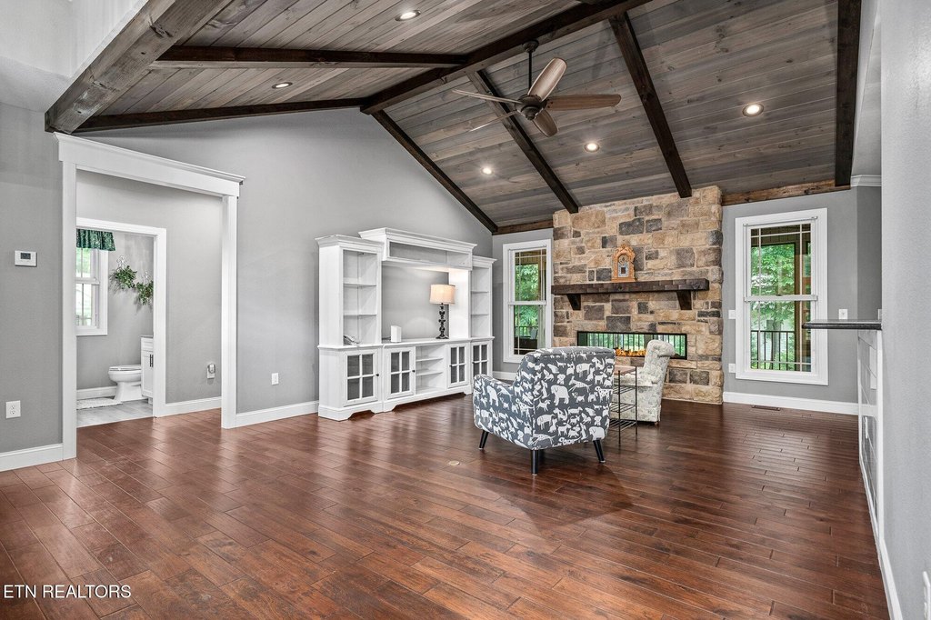 Crossville, Tennessee, 38558, United States, 3 Bedrooms Bedrooms, ,2.5 BathroomsBathrooms,Residential,Forsale,1907856