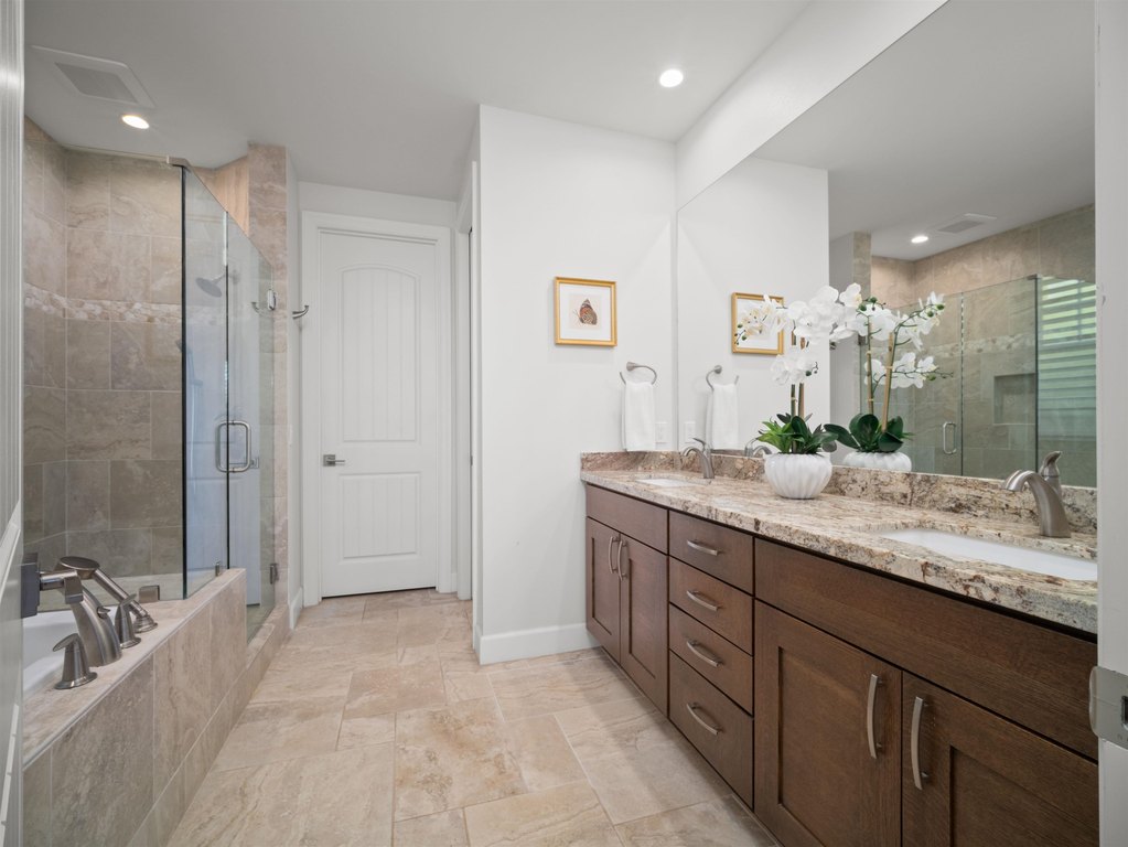 Kihei, Hawaii, 96753, United States, 2 Bedrooms Bedrooms, ,2 BathroomsBathrooms,Residential,Forsale,2009556