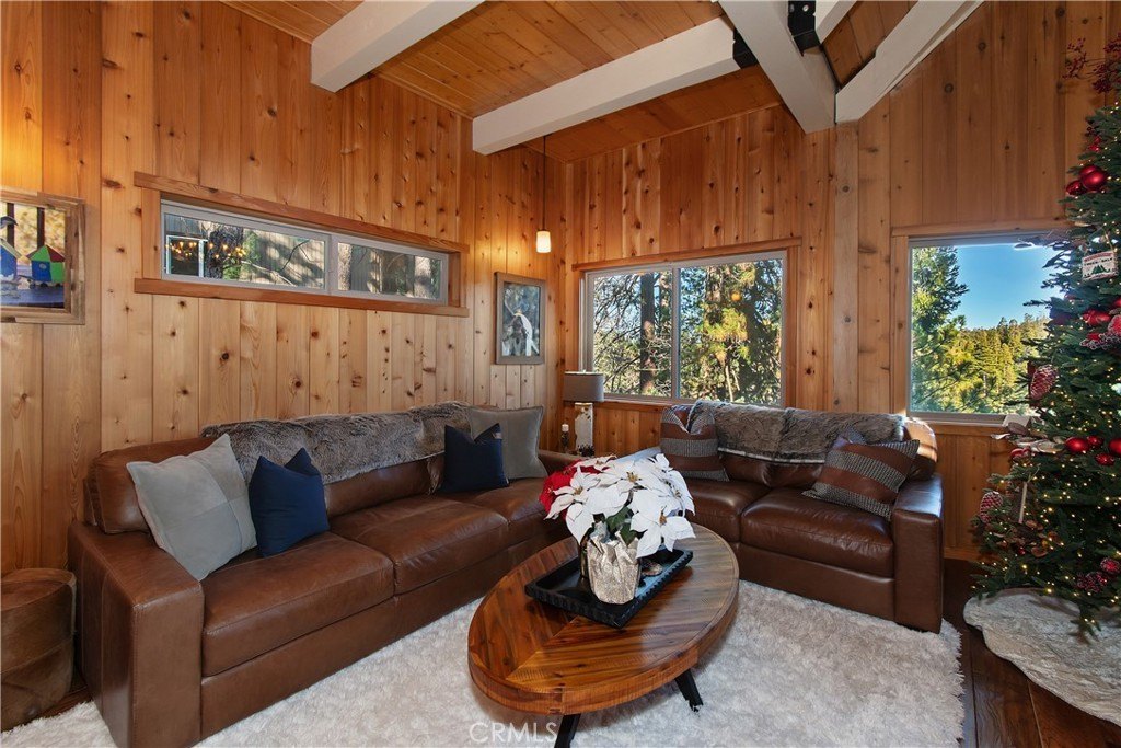 Lake Arrowhead, California, 92352, United States, 4 Bedrooms Bedrooms, ,4 BathroomsBathrooms,Residential,Forsale,2004864